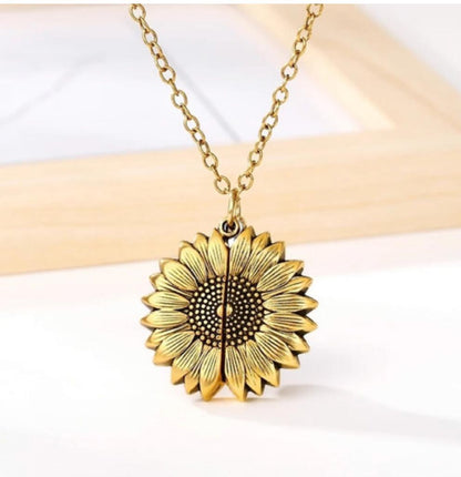 COLLAR DE GIRASOL "YOU ARE MY SUNSHINE" + CAJA DE REGALO🌻